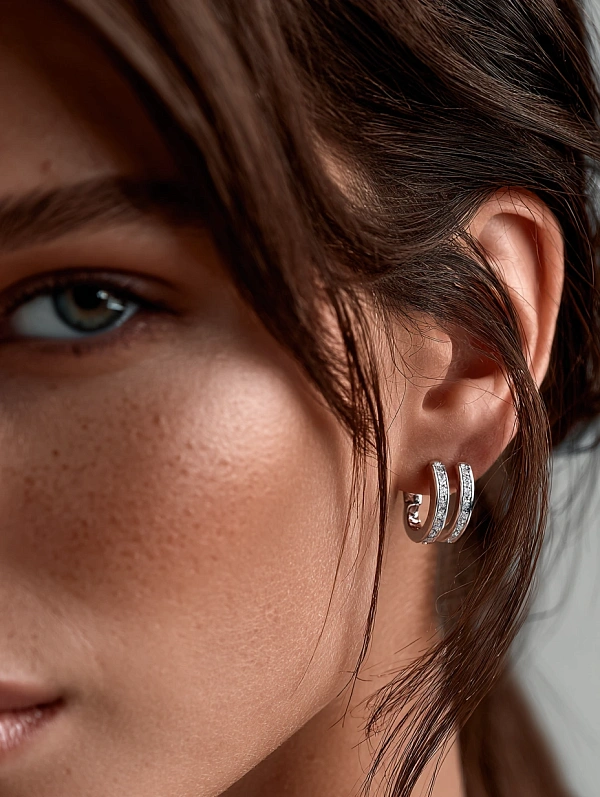 Элегантные серьги с блестящими камнями